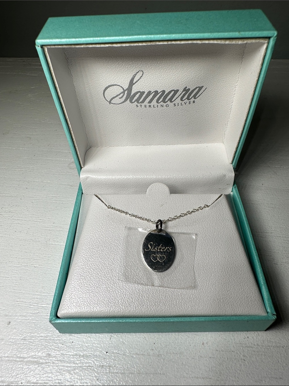 Samara Sterling Silver 'Sisters' Pendant Necklace in Silver